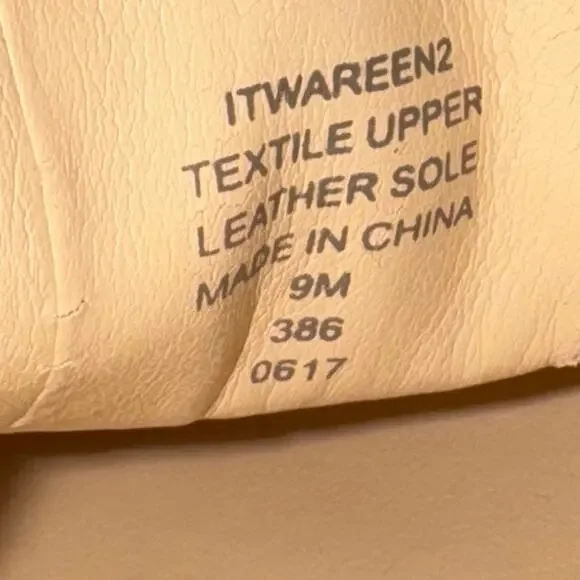 Ivanka Trump Velvet Loafers W/ Rhinestones Slip On Flats Women’s Size 9M US - Picture 8 of 8